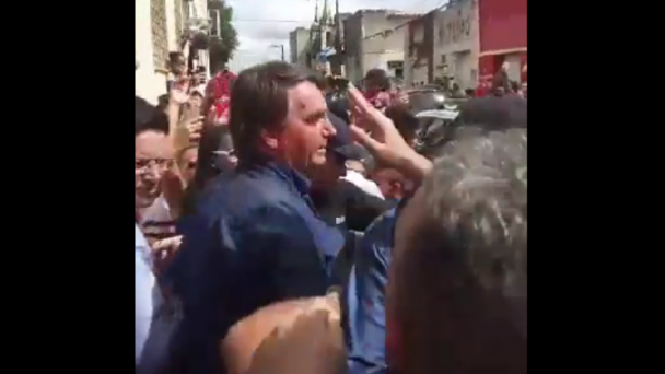 VÍDEO Bolsonaro visita o Sergipe e é recebido por vaias e pedidos aos