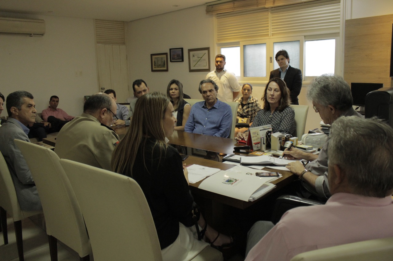 Daniela leva 19 lideranças para discutir segurança de CG com Ricardo, mas não trata de opção pelo Senado | WSCOM