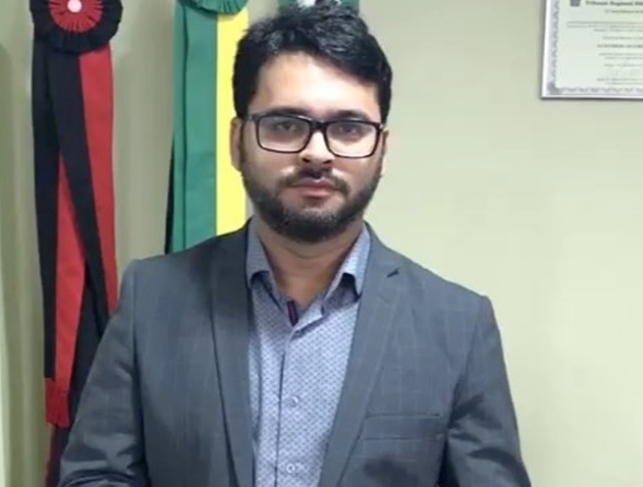 Berg justifica exoneração de servidores e nega expulsão de partido
