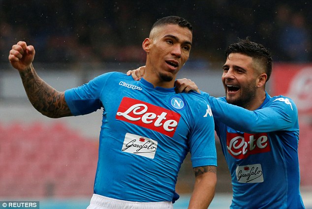 PSG oferece 90 milhões de euros ao Napoli para ter Allan | WSCOM