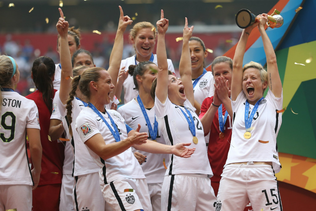 Futebol feminino dos EUA conquista equidade salarial - Forbes