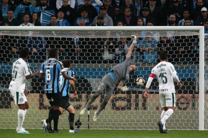 Grêmio acaba superado pelo Palmeiras no jogo de ida das quartas de