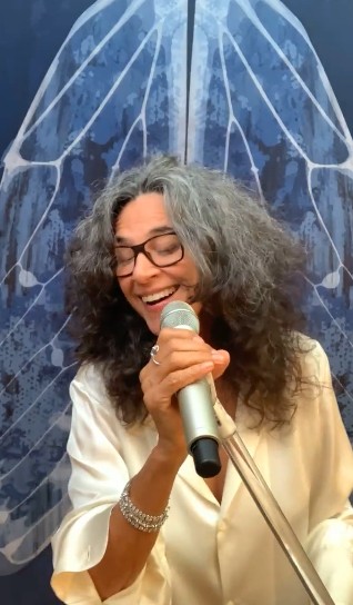 Então é Natal...': Simone anuncia que fará live no dia 25 - WSCOM Então é Natal...': Simone anuncia que fará live no dia 25 - WSCOM