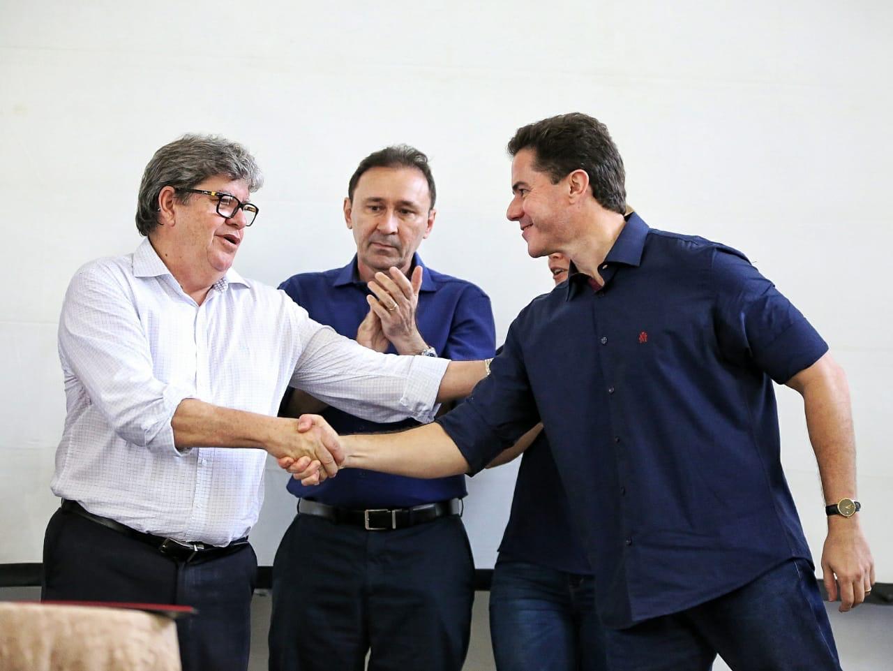 Em parceria com governo do estado, veneziano garante emenda para novas obras de pavimentação em cg