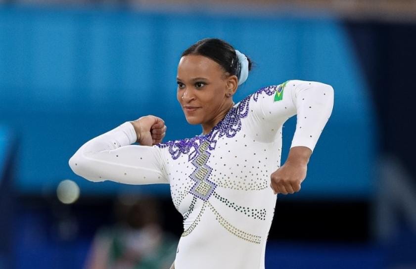 Simone Biles e Rebeca Andrade irão se enfrentar em finais no Mundial