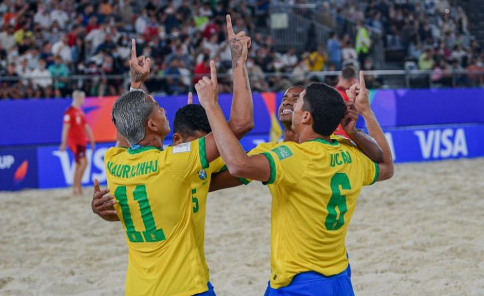 Brasil vence El Salvador de virada no Mundial de Futebol de Areia