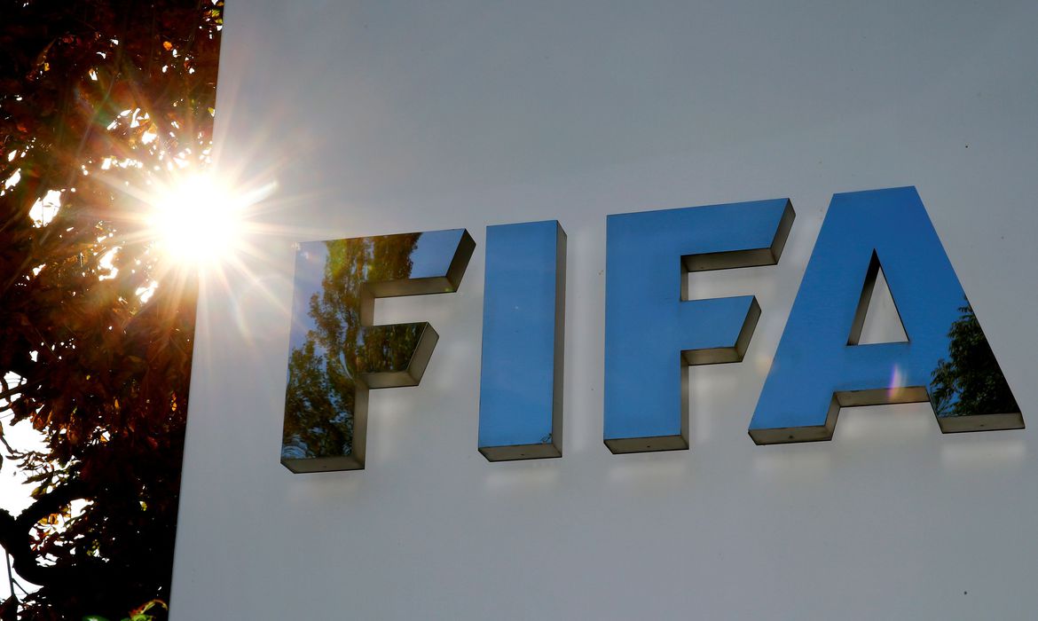 Fifa pagará R$ 1,1 bi a clubes que cederem jogador para Copa