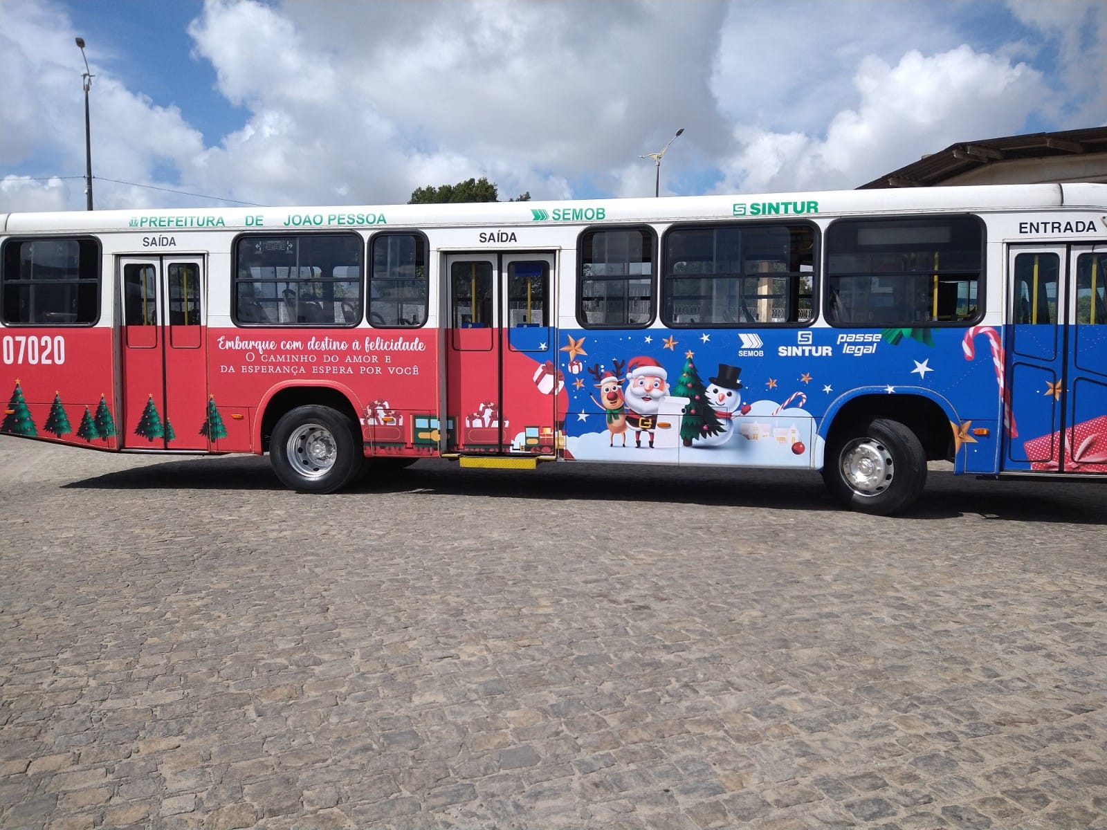 Trinta ônibus temáticos de Natal vão circular nos principais corredores de  João Pessoa - WSCOM