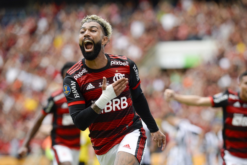 Nos pênaltis, Atlético bate o Flamengo e vence a Supercopa