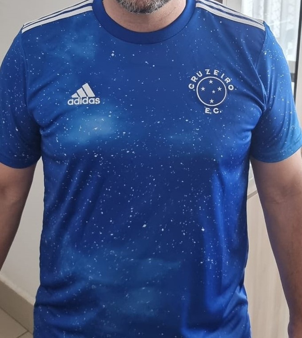 Vazam imagens da nova camisa do Cruzeiro; confira