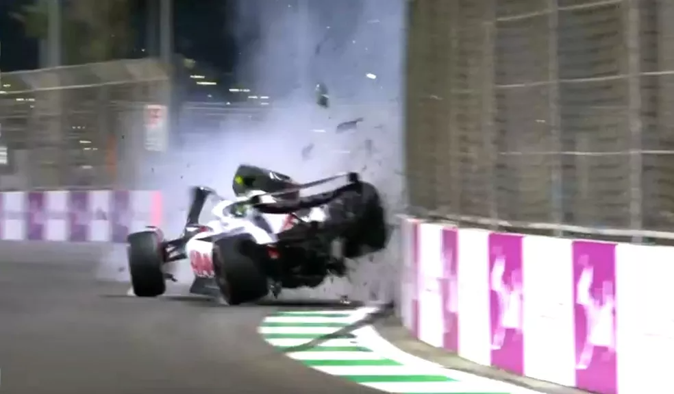 Filho de Michael Schumacher sofre acidente e é levado para hospital de