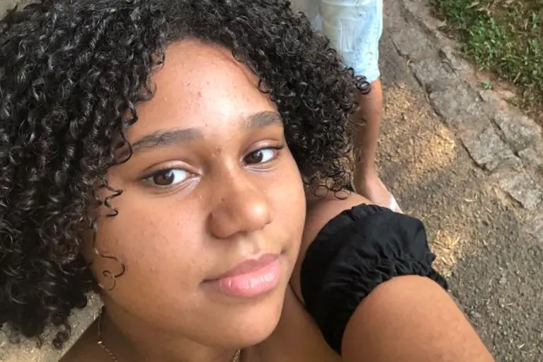 Desaparecida, menina de 12 anos avisa pai que está machucada