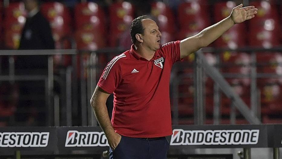 Com 'últimos zagueiros' disponíveis no São Paulo, Rogério Ceni